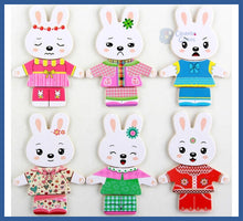 Carregar imagem no visualizador da galeria, Caixa Emoções Família Coelho - Kit De Madeira Interativo