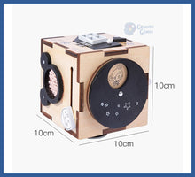 Carregar imagem no visualizador da galeria, Cubo Sensorial Educacional Em Madeira Com Alças - cubo