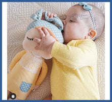 Carregar imagem no visualizador da galeria, Boneca Metoo Frutinhas 45cm - metoo frutinha 45cm Boneca

