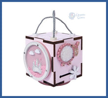 Carregar imagem no visualizador da galeria, Cubo Sensorial Educacional Em Madeira Com Alças - Rosa
